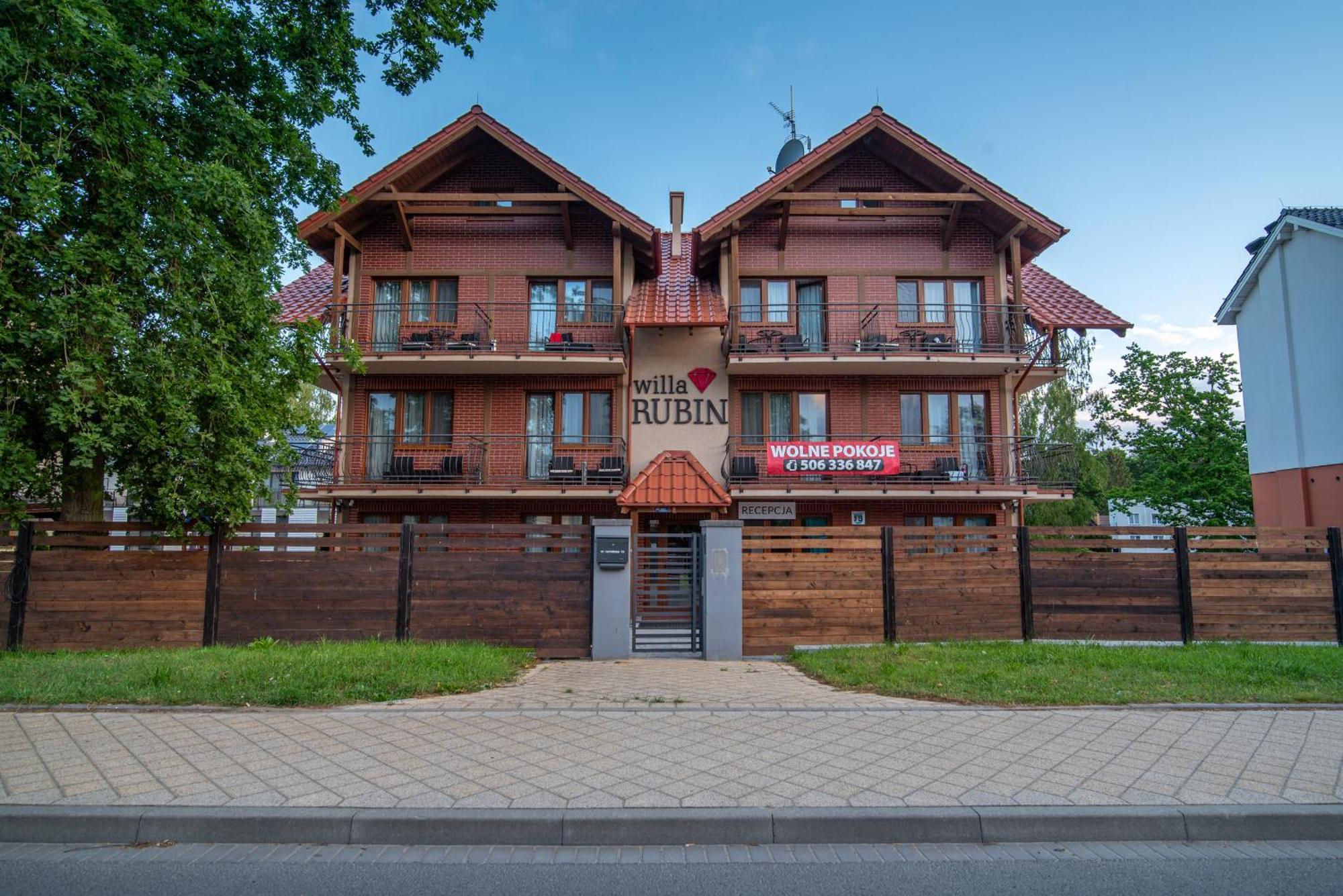 Willa Rubin -Noclegi, Pokoje Krynica Morska, Apartamenty ครีนิซามอร์สกา ภายนอก รูปภาพ